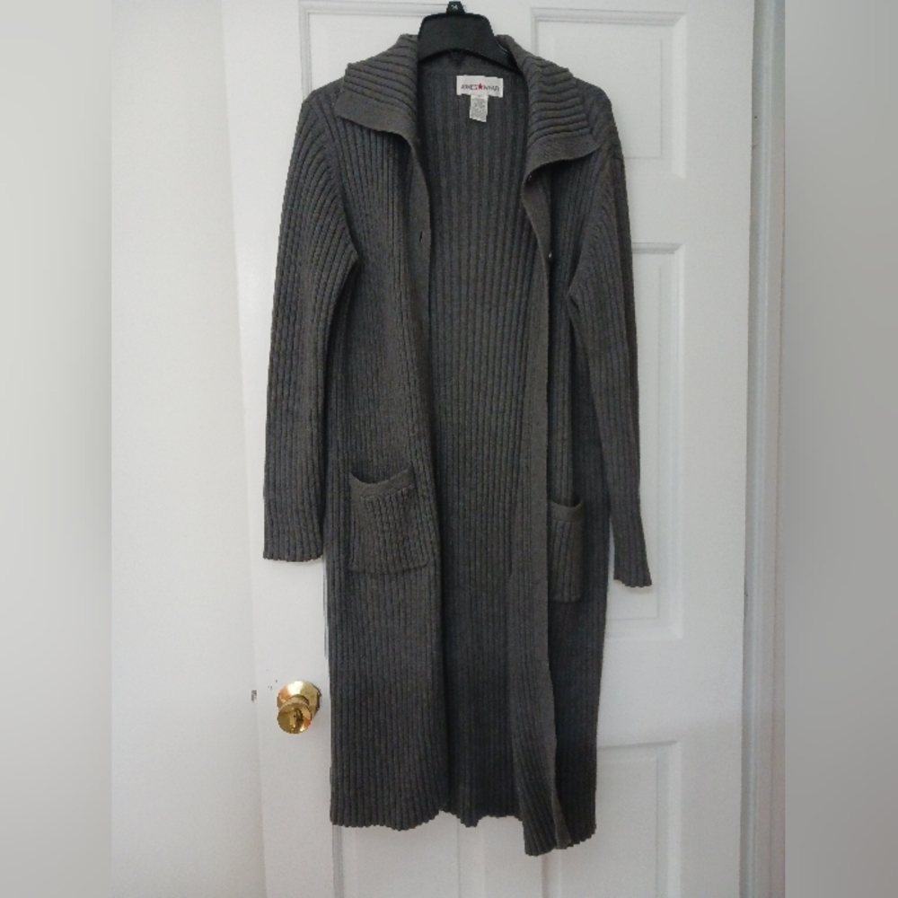 Jones Wear Gray Buttoned Cardigan - Picture 4 of 5